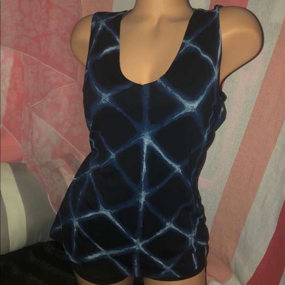 RVCA Tank.  M - Picture 3 of 8